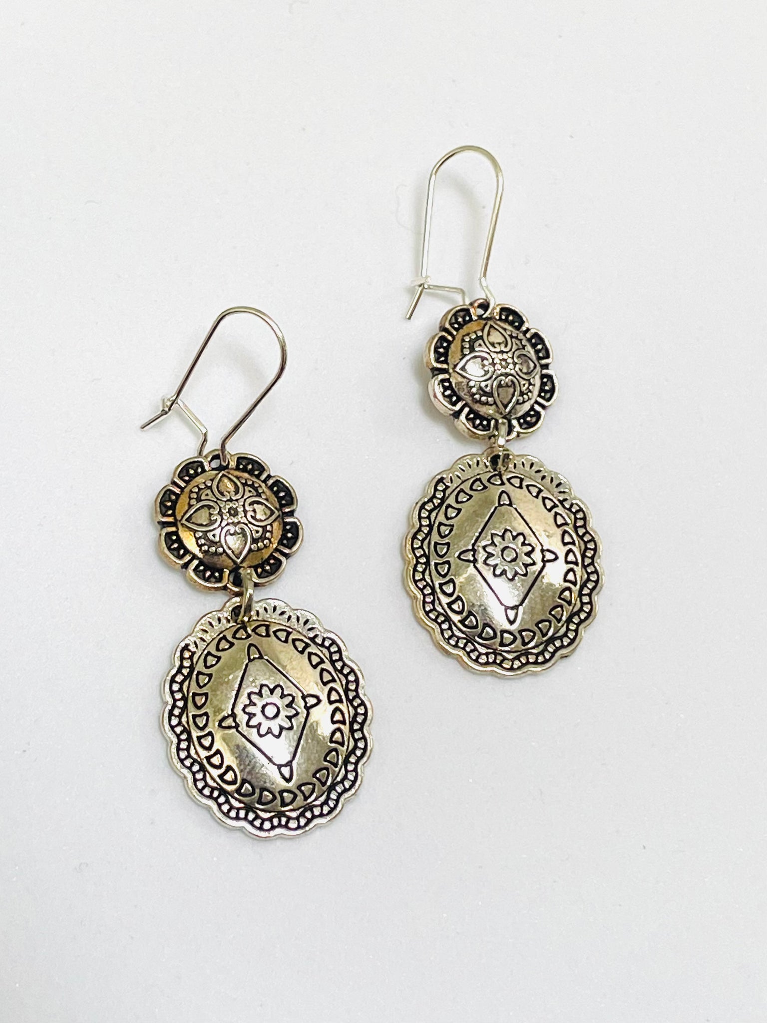 CONCHO silver earrings